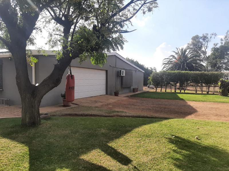 5 Bedroom Property for Sale in Bloemhof North West